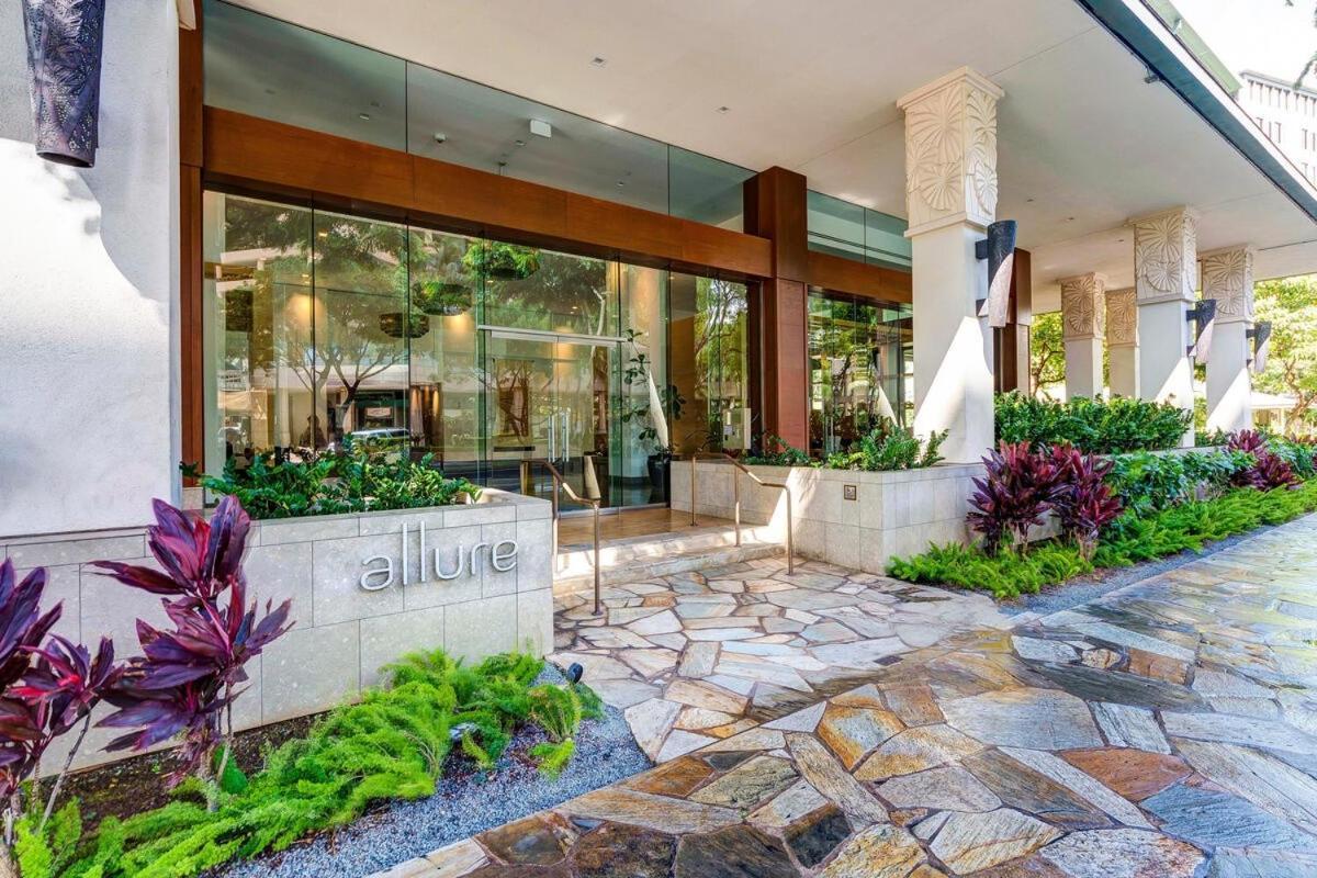 Allure Waikiki #803 *